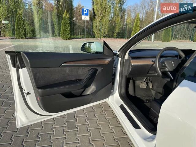 Белый Тесла Модель 3, объемом двигателя 0 л и пробегом 37 тыс. км за 22999 $, фото 8 на Automoto.ua