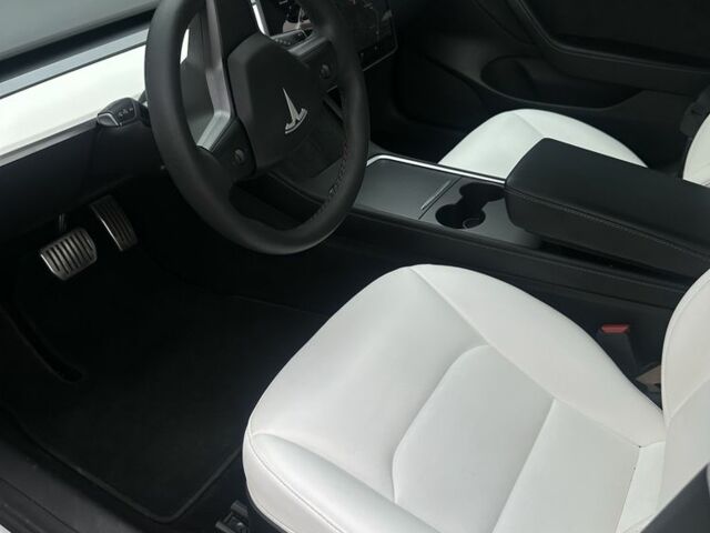 Білий Тесла Модель 3, об'ємом двигуна 0 л та пробігом 85 тис. км за 22000 $, фото 5 на Automoto.ua