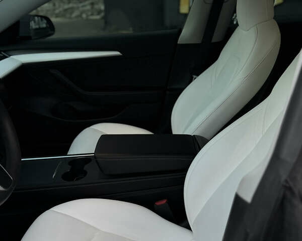 Белый Тесла Модель 3, объемом двигателя 0 л и пробегом 42 тыс. км за 26500 $, фото 15 на Automoto.ua