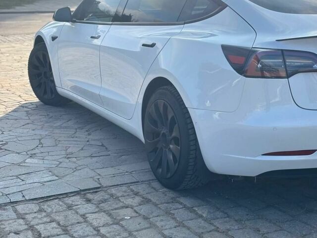 Білий Тесла Модель 3, об'ємом двигуна 0 л та пробігом 108 тис. км за 17500 $, фото 5 на Automoto.ua