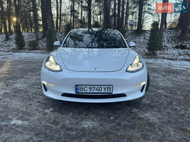 Белый Тесла Модель 3, объемом двигателя 0 л и пробегом 117 тыс. км за 19899 $, фото 26 на Automoto.ua