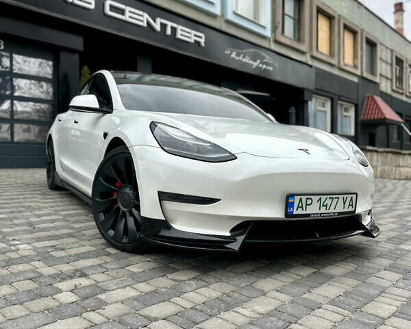 Білий Тесла Модель 3, об'ємом двигуна 0 л та пробігом 67 тис. км за 32500 $, фото 1 на Automoto.ua