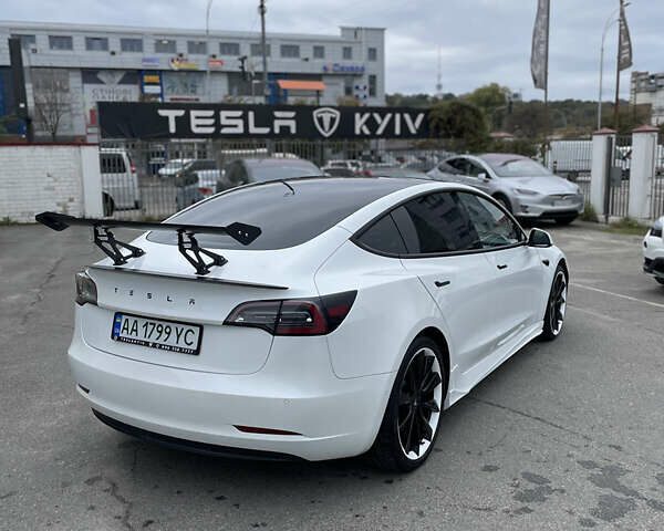 Белый Тесла Модель 3, объемом двигателя 0 л и пробегом 52 тыс. км за 21500 $, фото 10 на Automoto.ua