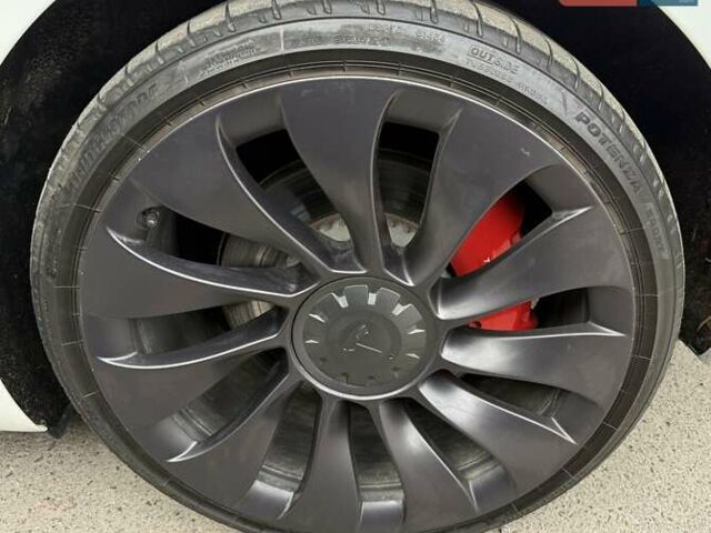 Білий Тесла Модель 3, об'ємом двигуна 0 л та пробігом 129 тис. км за 23500 $, фото 32 на Automoto.ua