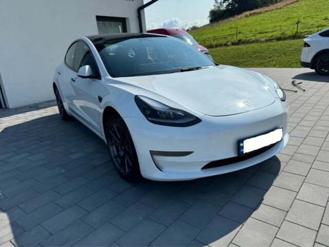 Білий Тесла Модель 3, об'ємом двигуна 0 л та пробігом 115 тис. км за 12200 $, фото 1 на Automoto.ua