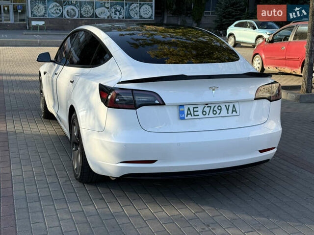 Білий Тесла Модель 3, об'ємом двигуна 0 л та пробігом 188 тис. км за 16500 $, фото 9 на Automoto.ua