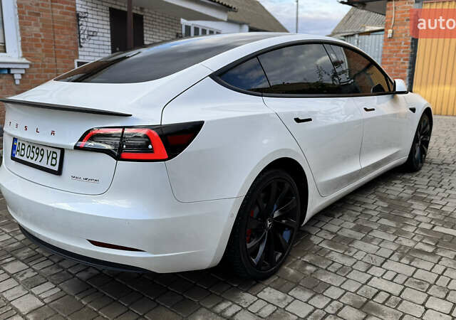 Белый Тесла Модель 3, объемом двигателя 0 л и пробегом 88 тыс. км за 22900 $, фото 5 на Automoto.ua
