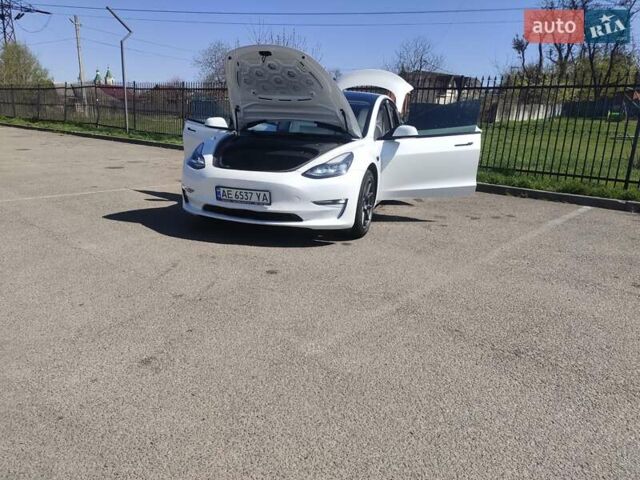 Білий Тесла Модель 3, об'ємом двигуна 0 л та пробігом 86 тис. км за 19500 $, фото 4 на Automoto.ua