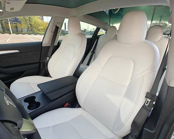 Тесла Модель 3 2021 у Одесі на Automoto.ua Білий Тесла Модель 3, об'ємом двигуна 0 л та пробігом 56 тис. км за 18989 $, фото 10 на Automoto.ua