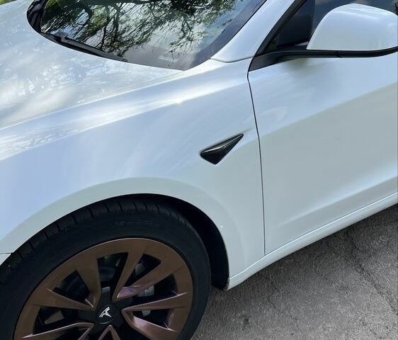 Білий Тесла Модель 3, об'ємом двигуна 0 л та пробігом 93 тис. км за 16500 $, фото 2 на Automoto.ua