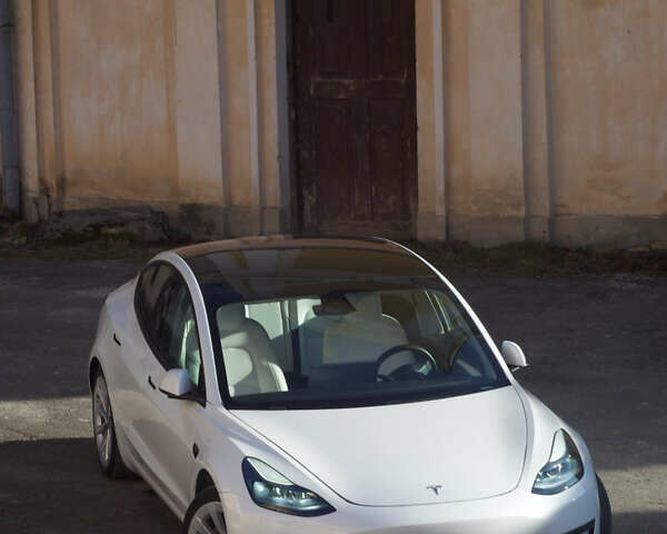 Білий Тесла Модель 3, об'ємом двигуна 0 л та пробігом 64 тис. км за 21500 $, фото 6 на Automoto.ua