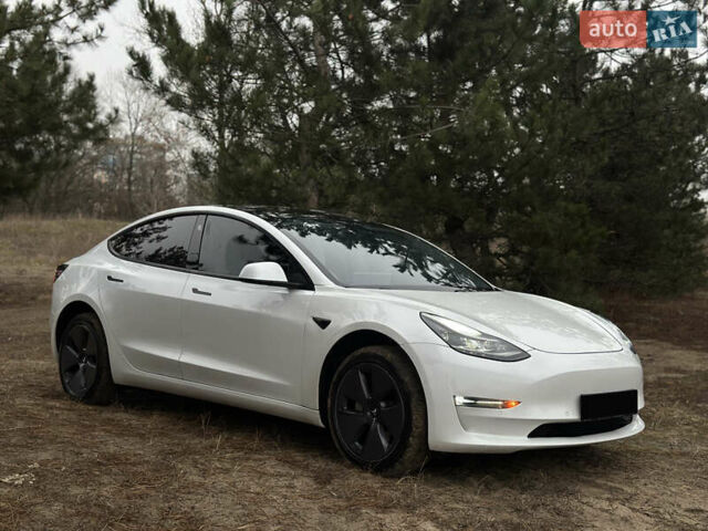 Белый Тесла Модель 3, объемом двигателя 0 л и пробегом 38 тыс. км за 18200 $, фото 4 на Automoto.ua
