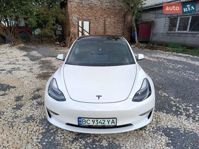 Белый Тесла Модель 3, объемом двигателя 0 л и пробегом 71 тыс. км за 18700 $, фото 3 на Automoto.ua