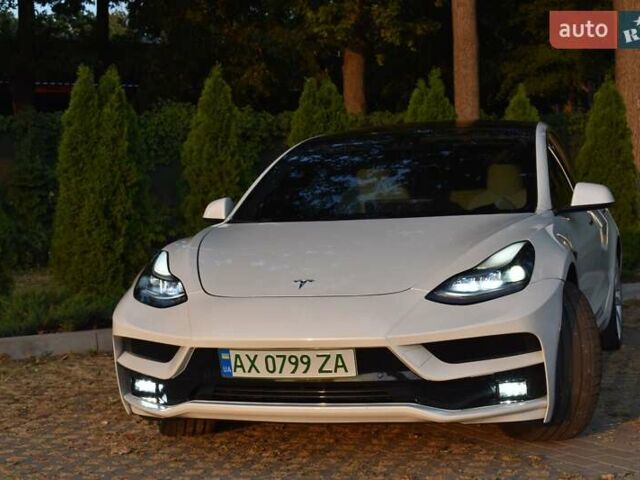 Белый Тесла Модель 3, объемом двигателя 0 л и пробегом 32 тыс. км за 19500 $, фото 6 на Automoto.ua