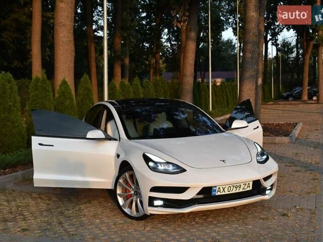 Белый Тесла Модель 3, объемом двигателя 0 л и пробегом 32 тыс. км за 19500 $, фото 16 на Automoto.ua