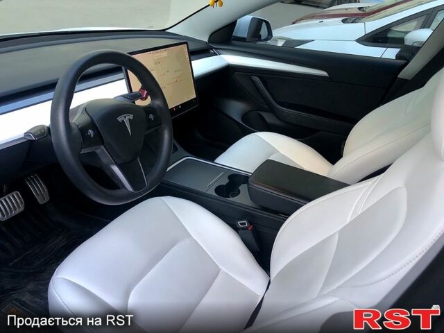 Білий Тесла Модель 3, об'ємом двигуна 0.15 л та пробігом 92 тис. км за 16900 $, фото 12 на Automoto.ua