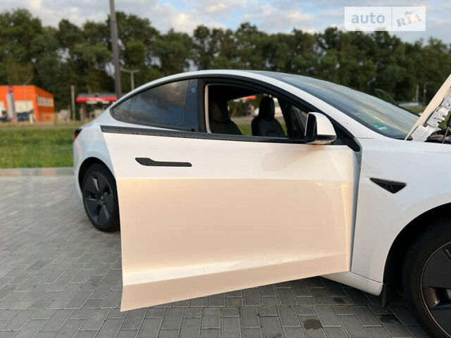Белый Тесла Модель 3, объемом двигателя 0 л и пробегом 18 тыс. км за 47500 $, фото 40 на Automoto.ua