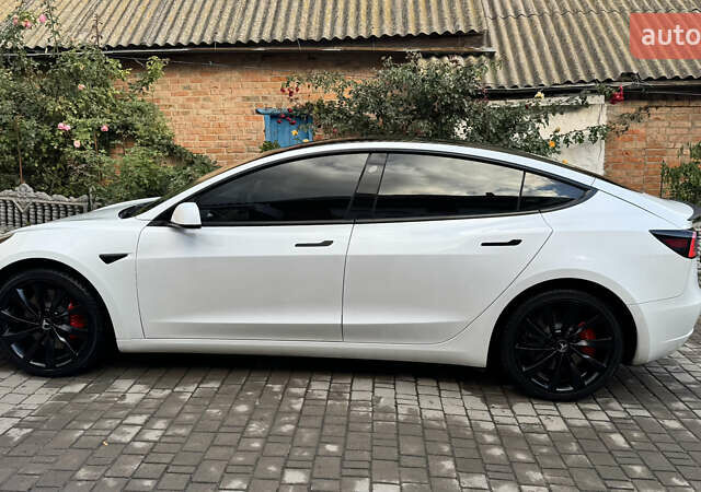 Белый Тесла Модель 3, объемом двигателя 0 л и пробегом 88 тыс. км за 22900 $, фото 21 на Automoto.ua