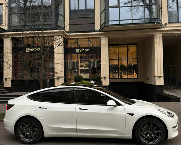 Білий Тесла Модель 3, об'ємом двигуна 0 л та пробігом 146 тис. км за 23500 $, фото 5 на Automoto.ua