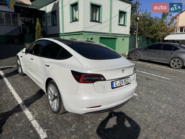 Белый Тесла Модель 3, объемом двигателя 0 л и пробегом 70 тыс. км за 21999 $, фото 26 на Automoto.ua