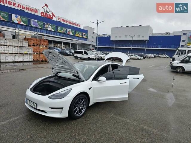 Белый Тесла Модель 3, объемом двигателя 0 л и пробегом 52 тыс. км за 18500 $, фото 13 на Automoto.ua