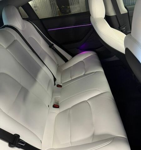 Белый Тесла Модель 3, объемом двигателя 0 л и пробегом 79 тыс. км за 23000 $, фото 5 на Automoto.ua