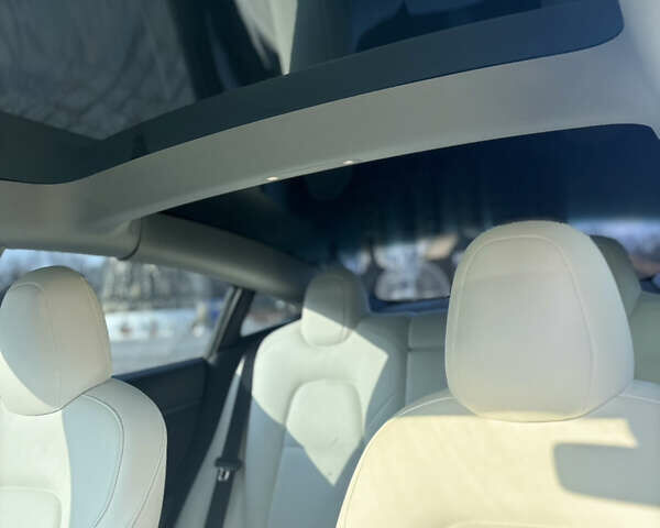 Білий Тесла Модель 3, об'ємом двигуна 0 л та пробігом 106 тис. км за 18900 $, фото 16 на Automoto.ua