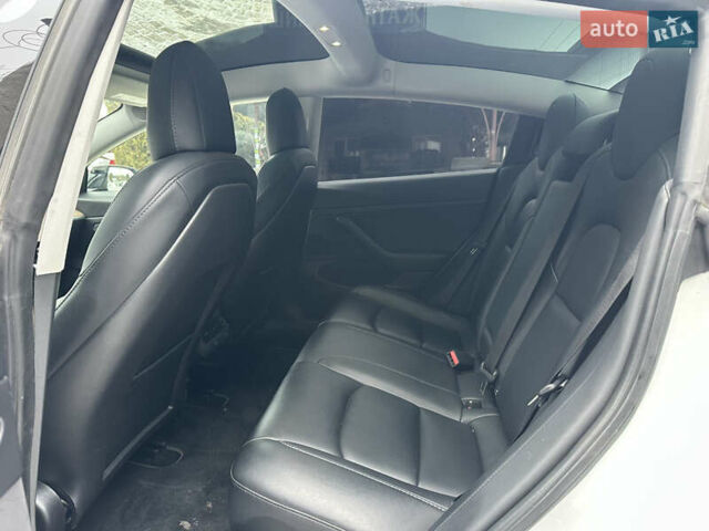 Білий Тесла Модель 3, об'ємом двигуна 0 л та пробігом 181 тис. км за 13500 $, фото 9 на Automoto.ua