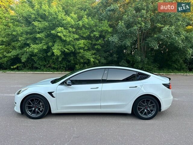 Білий Тесла Модель 3, об'ємом двигуна 0 л та пробігом 182 тис. км за 17800 $, фото 10 на Automoto.ua