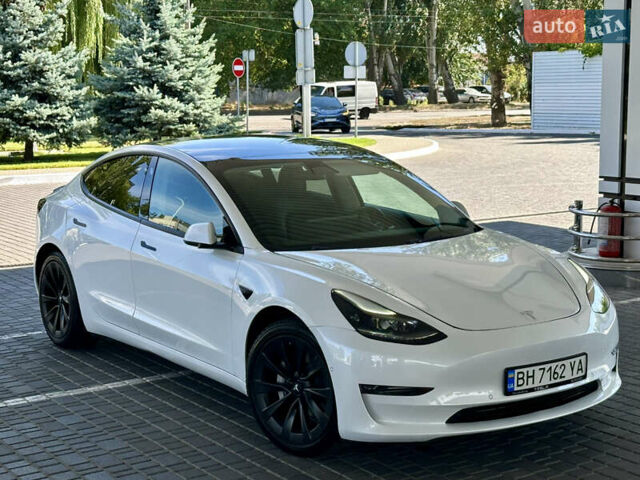 Тесла Модель 3 2021 у Одесі на Automoto.ua Білий Тесла Модель 3, об'ємом двигуна 0 л та пробігом 98 тис. км за 17800 $, фото 10 на Automoto.ua