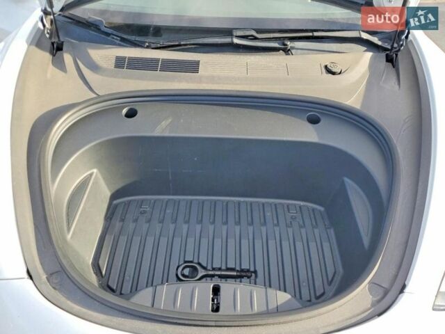 Белый Тесла Модель 3, объемом двигателя 0 л и пробегом 82 тыс. км за 4000 $, фото 10 на Automoto.ua