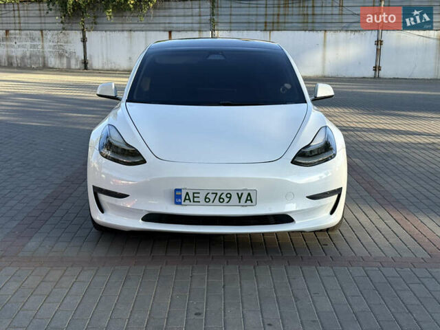 Білий Тесла Модель 3, об'ємом двигуна 0 л та пробігом 188 тис. км за 16500 $, фото 2 на Automoto.ua