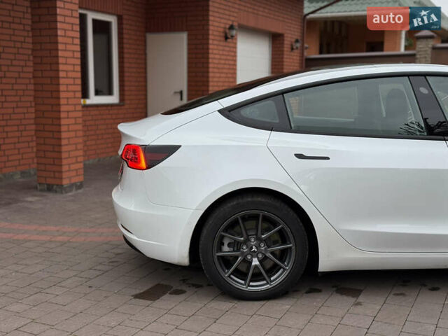 Білий Тесла Модель 3, об'ємом двигуна 0 л та пробігом 166 тис. км за 14900 $, фото 7 на Automoto.ua