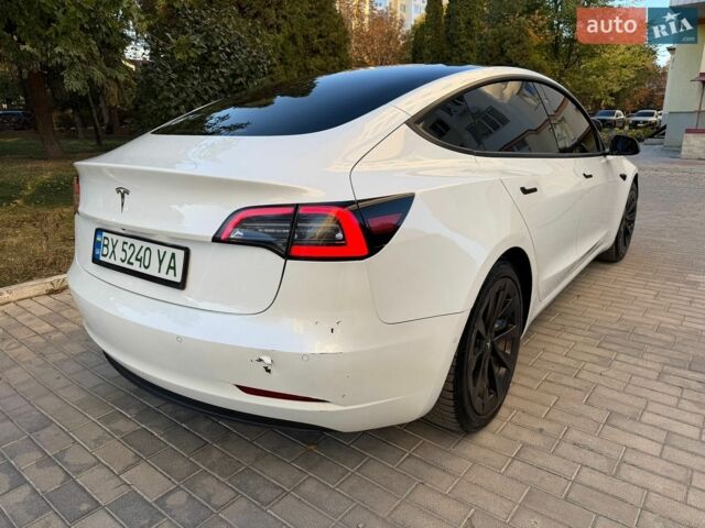 Білий Тесла Модель 3, об'ємом двигуна 0 л та пробігом 75 тис. км за 20500 $, фото 20 на Automoto.ua