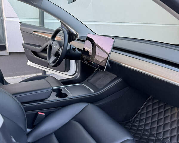 Белый Тесла Модель 3, объемом двигателя 0 л и пробегом 53 тыс. км за 21500 $, фото 10 на Automoto.ua