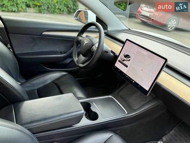 Білий Тесла Модель 3, об'ємом двигуна 0 л та пробігом 107 тис. км за 15450 $, фото 20 на Automoto.ua