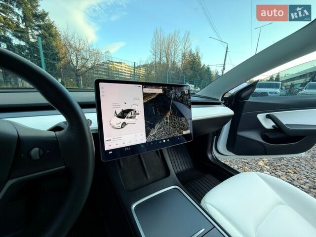 Білий Тесла Модель 3, об'ємом двигуна 0 л та пробігом 100 тис. км за 20799 $, фото 26 на Automoto.ua