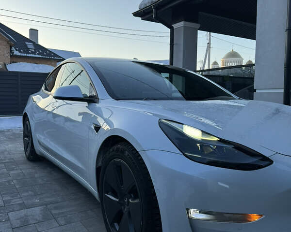 Белый Тесла Модель 3, объемом двигателя 0 л и пробегом 53 тыс. км за 21500 $, фото 1 на Automoto.ua