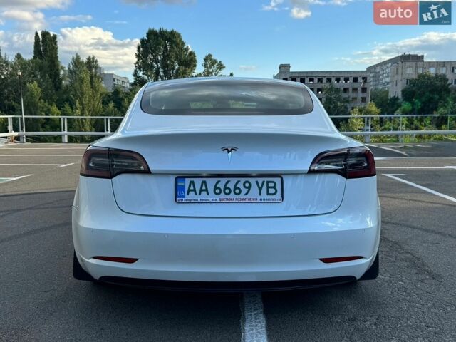 Білий Тесла Модель 3, об'ємом двигуна 0 л та пробігом 165 тис. км за 16900 $, фото 5 на Automoto.ua