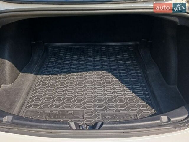 Білий Тесла Модель 3, об'ємом двигуна 0 л та пробігом 84 тис. км за 23000 $, фото 9 на Automoto.ua