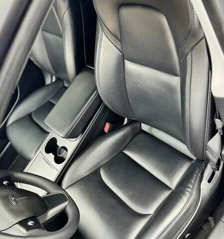 Белый Тесла Модель 3, объемом двигателя 0 л и пробегом 88 тыс. км за 22900 $, фото 7 на Automoto.ua