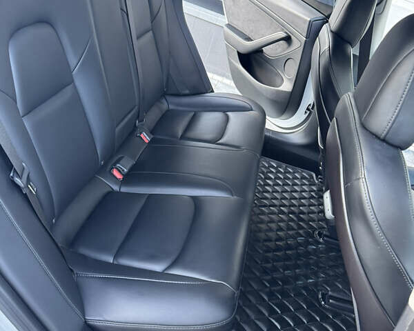 Белый Тесла Модель 3, объемом двигателя 0 л и пробегом 53 тыс. км за 21500 $, фото 13 на Automoto.ua