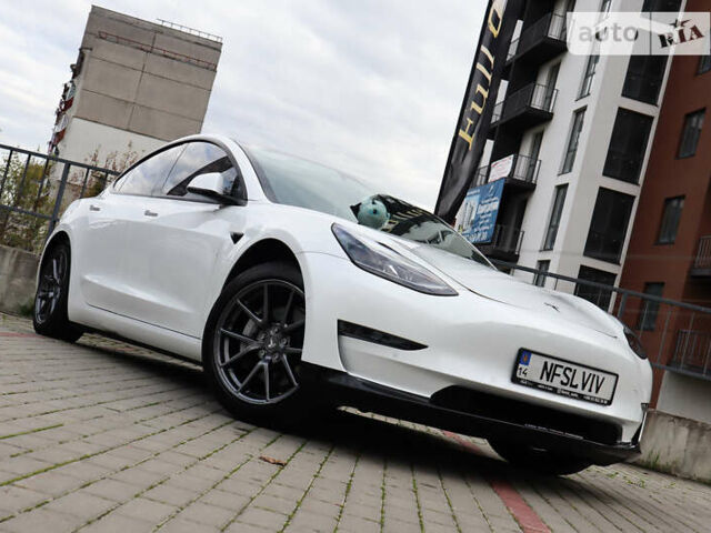 Белый Тесла Модель 3, объемом двигателя 0 л и пробегом 35 тыс. км за 21000 $, фото 58 на Automoto.ua