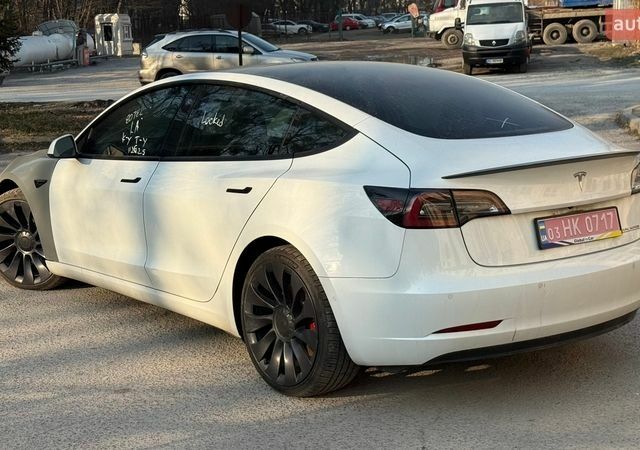 Белый Тесла Модель 3, объемом двигателя 0 л и пробегом 130 тыс. км за 14900 $, фото 8 на Automoto.ua