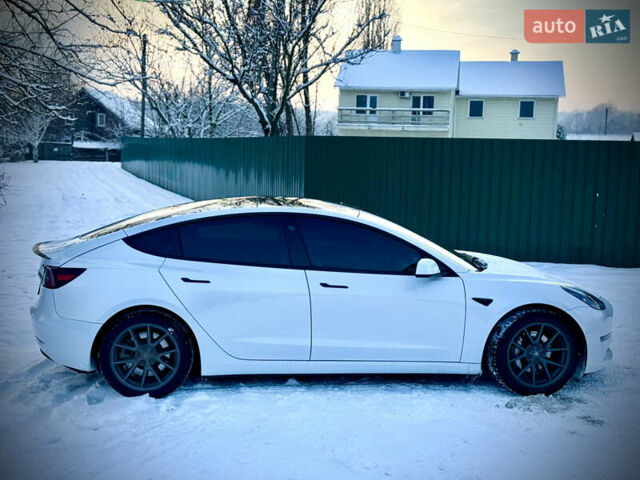 Белый Тесла Модель 3, объемом двигателя 0 л и пробегом 124 тыс. км за 19000 $, фото 9 на Automoto.ua