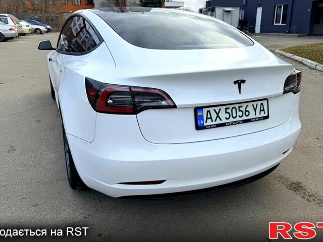 Белый Тесла Модель 3, объемом двигателя 0.21 л и пробегом 90 тыс. км за 20500 $, фото 3 на Automoto.ua
