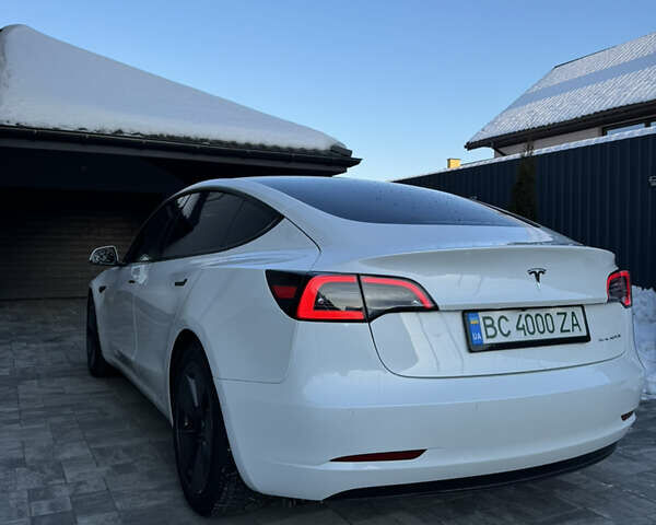 Белый Тесла Модель 3, объемом двигателя 0 л и пробегом 53 тыс. км за 21500 $, фото 4 на Automoto.ua