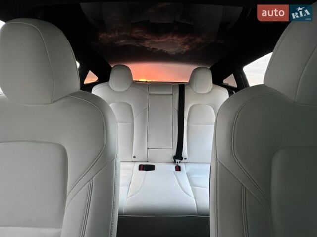 Білий Тесла Модель 3, об'ємом двигуна 0 л та пробігом 62 тис. км за 18500 $, фото 29 на Automoto.ua