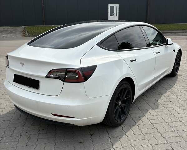 Білий Тесла Модель 3, об'ємом двигуна 0 л та пробігом 39 тис. км за 17700 $, фото 4 на Automoto.ua