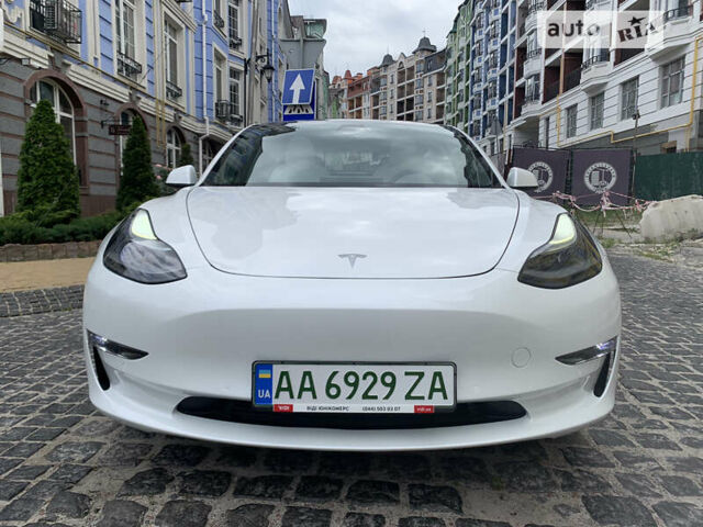 Белый Тесла Модель 3, объемом двигателя 0 л и пробегом 49 тыс. км за 18000 $, фото 1 на Automoto.ua